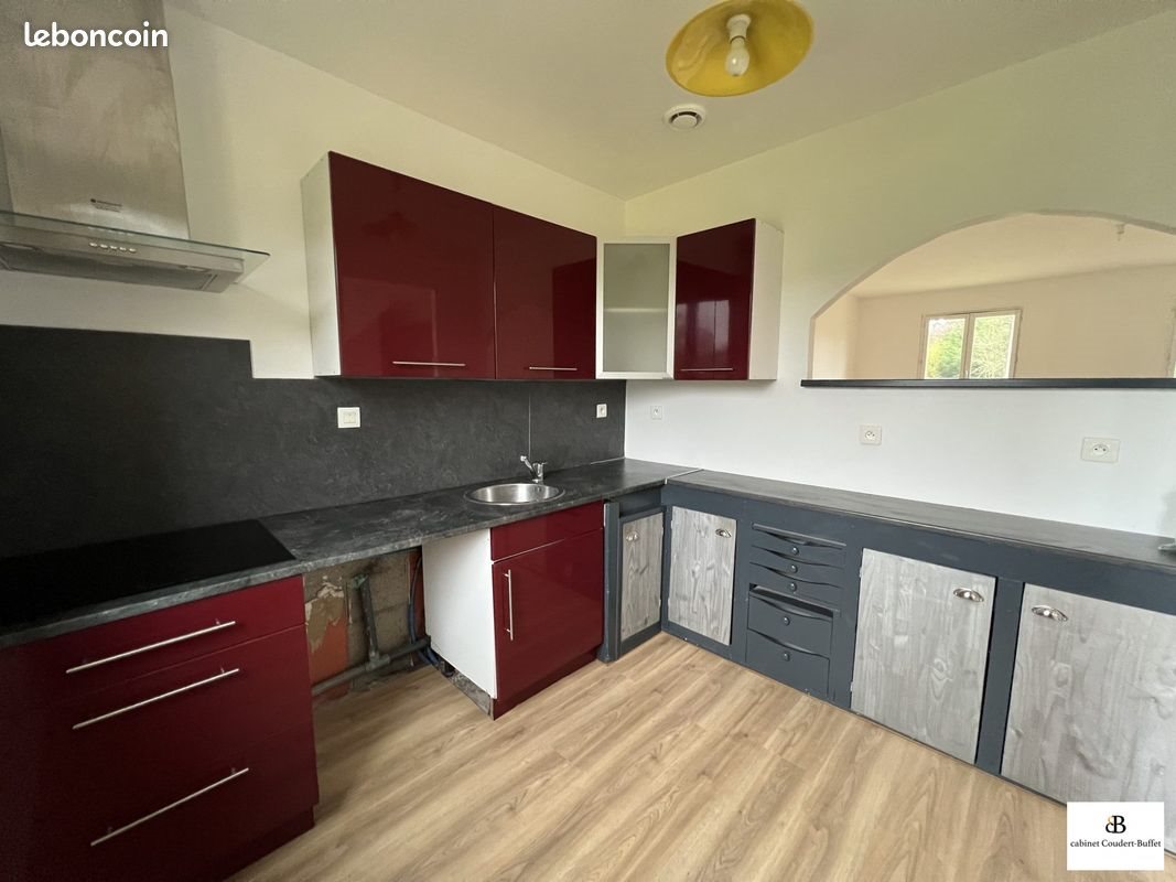 Maison à louer, 101m², Léré