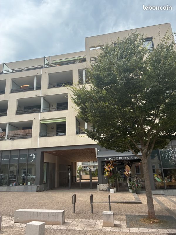 Appartement à louer, 40m², Sathonay-Camp