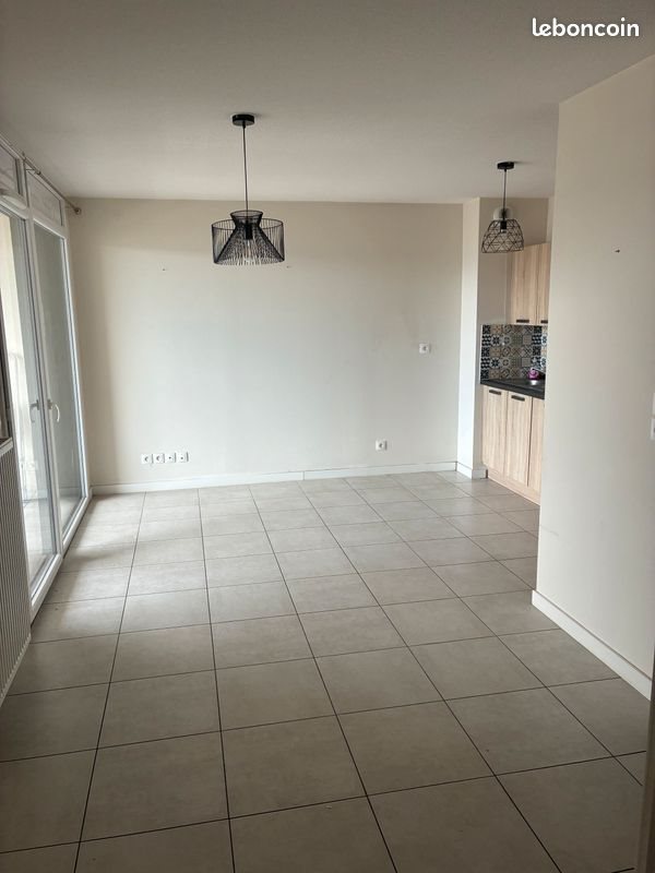 Appartement à louer, 40m², Sathonay-Camp
