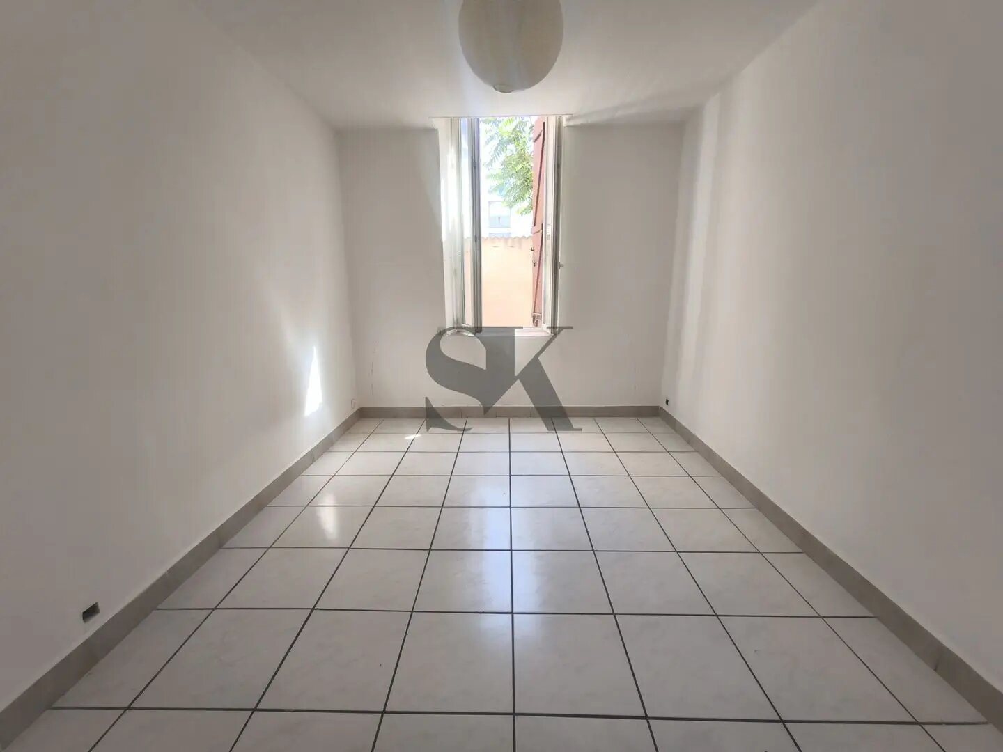 Appartement à louer, 26m², Marseille 16ème