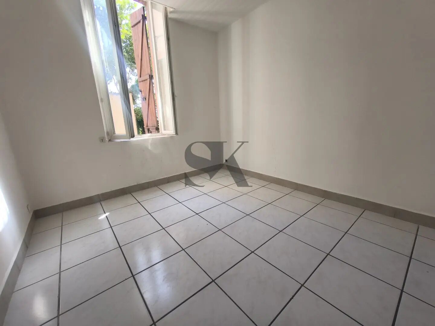 Appartement à louer, 26m², Marseille 16ème