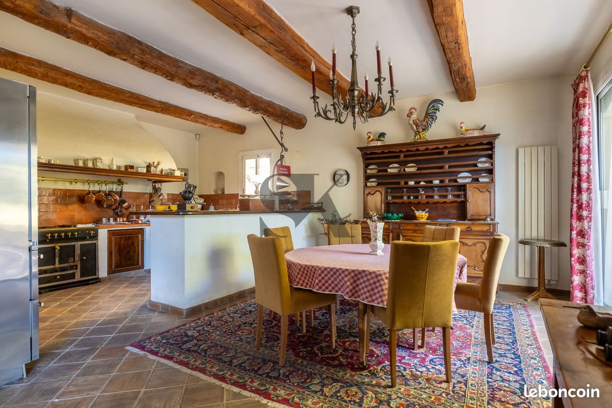 Maison à vendre, 1300m², Saint-Victoret