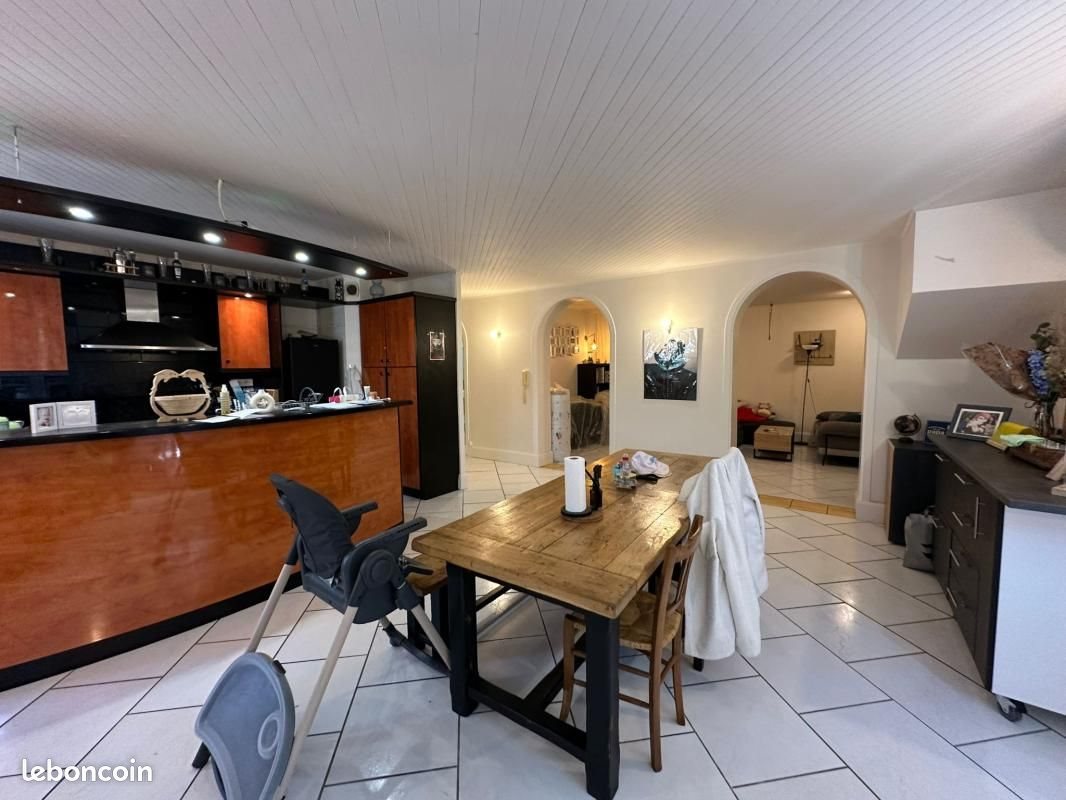 Appartement à louer, 120m², Châtel-Guyon