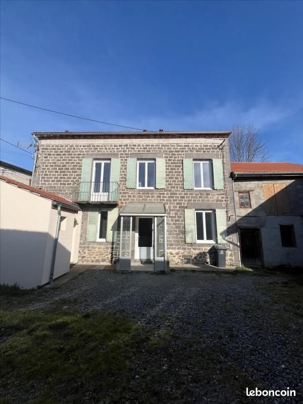 Maison à louer, 131m², Luzillat