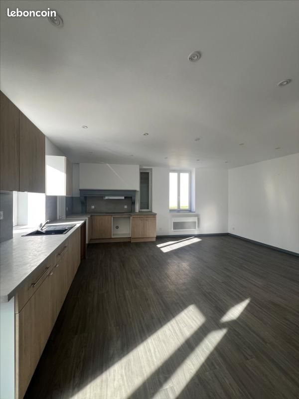 Maison à louer, 131m², Luzillat