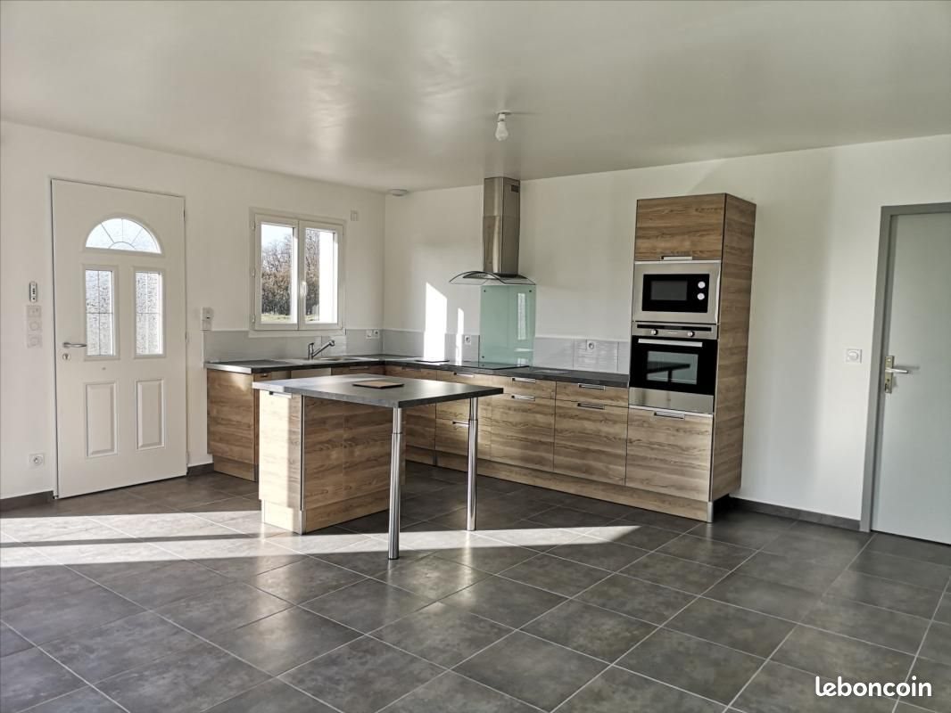 Maison à louer, 84m², Maringues