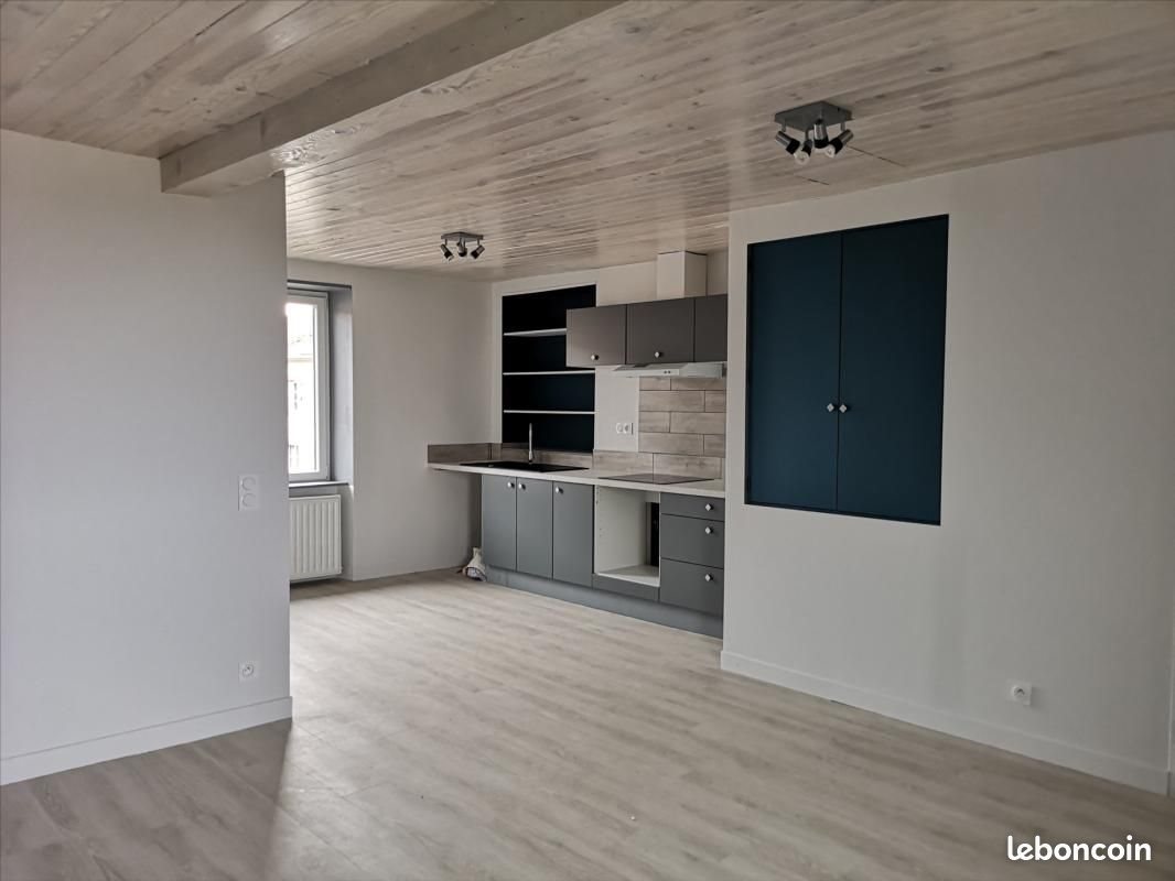 Maison à louer, 67m², Courpière