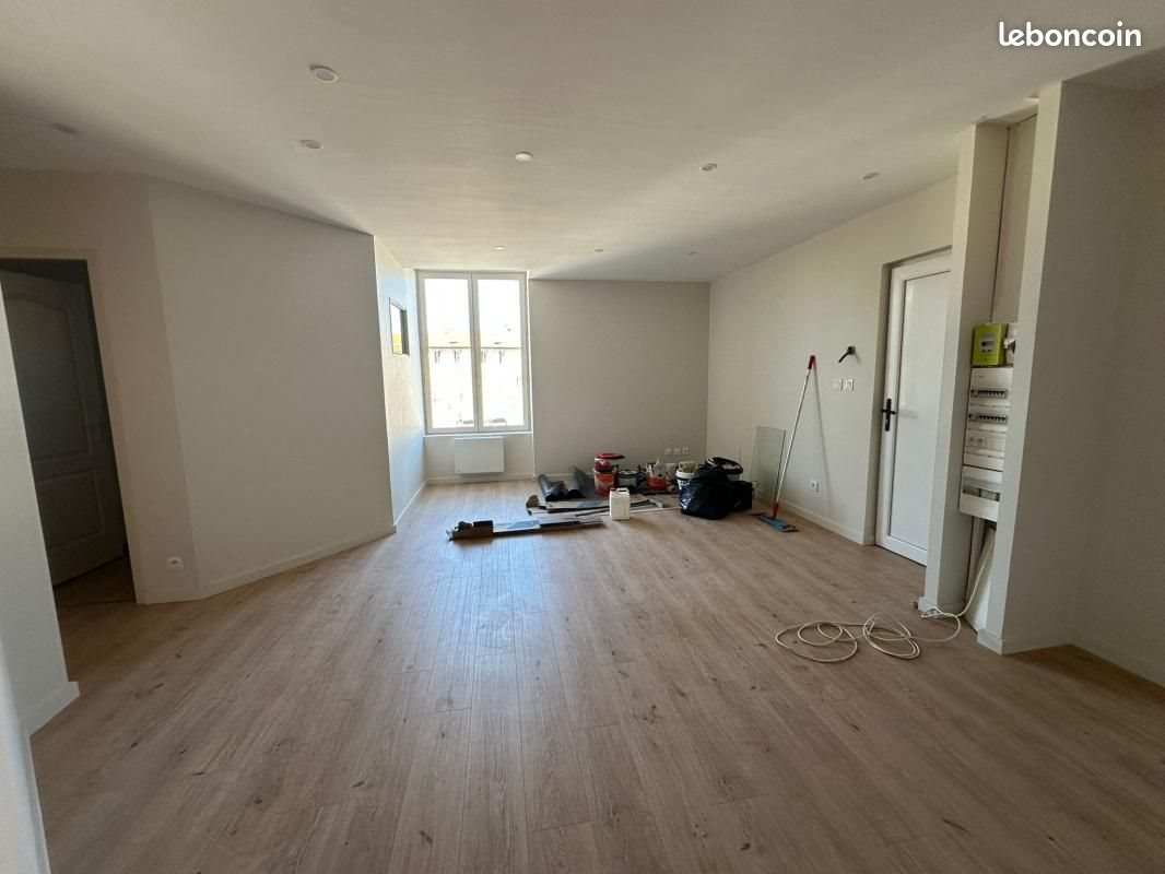 Appartement à louer, 66m², Maringues