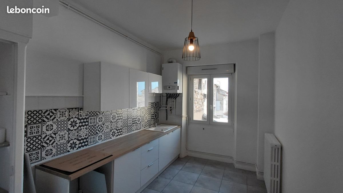 Appartement à louer, 55m², Bourg-Saint-Andéol