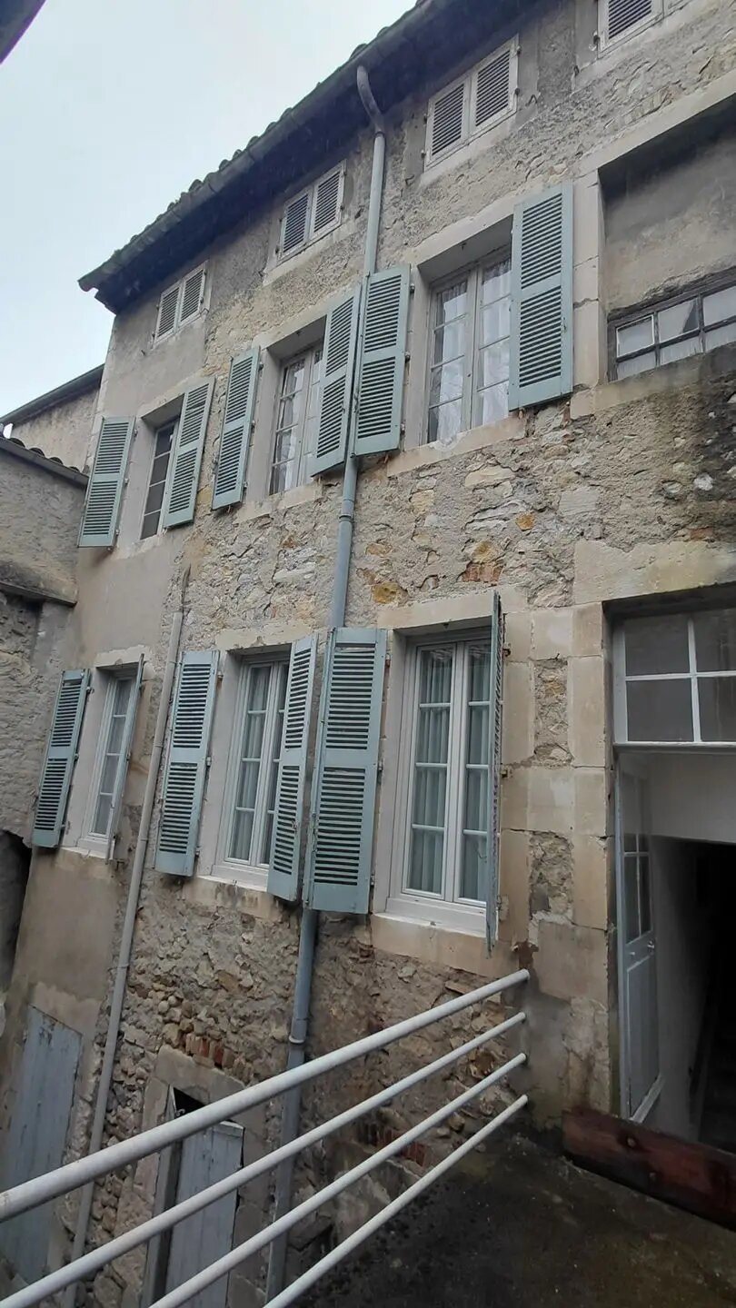 Maison à vendre, 219m², Bourg-Saint-Andéol