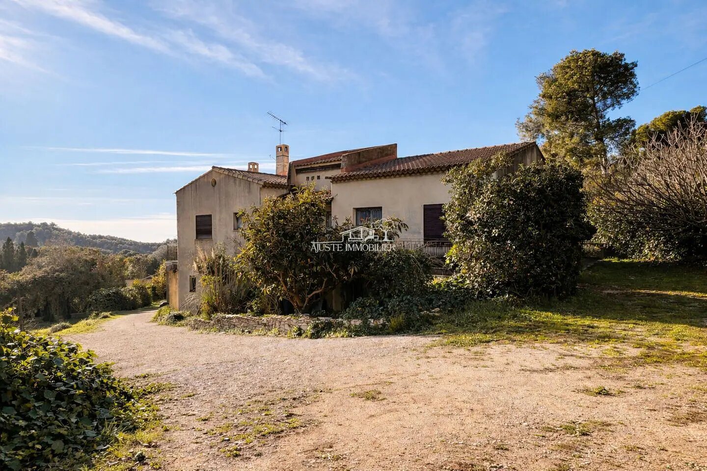 Maison à vendre, 260m², Saint-Mitre-les-Remparts
