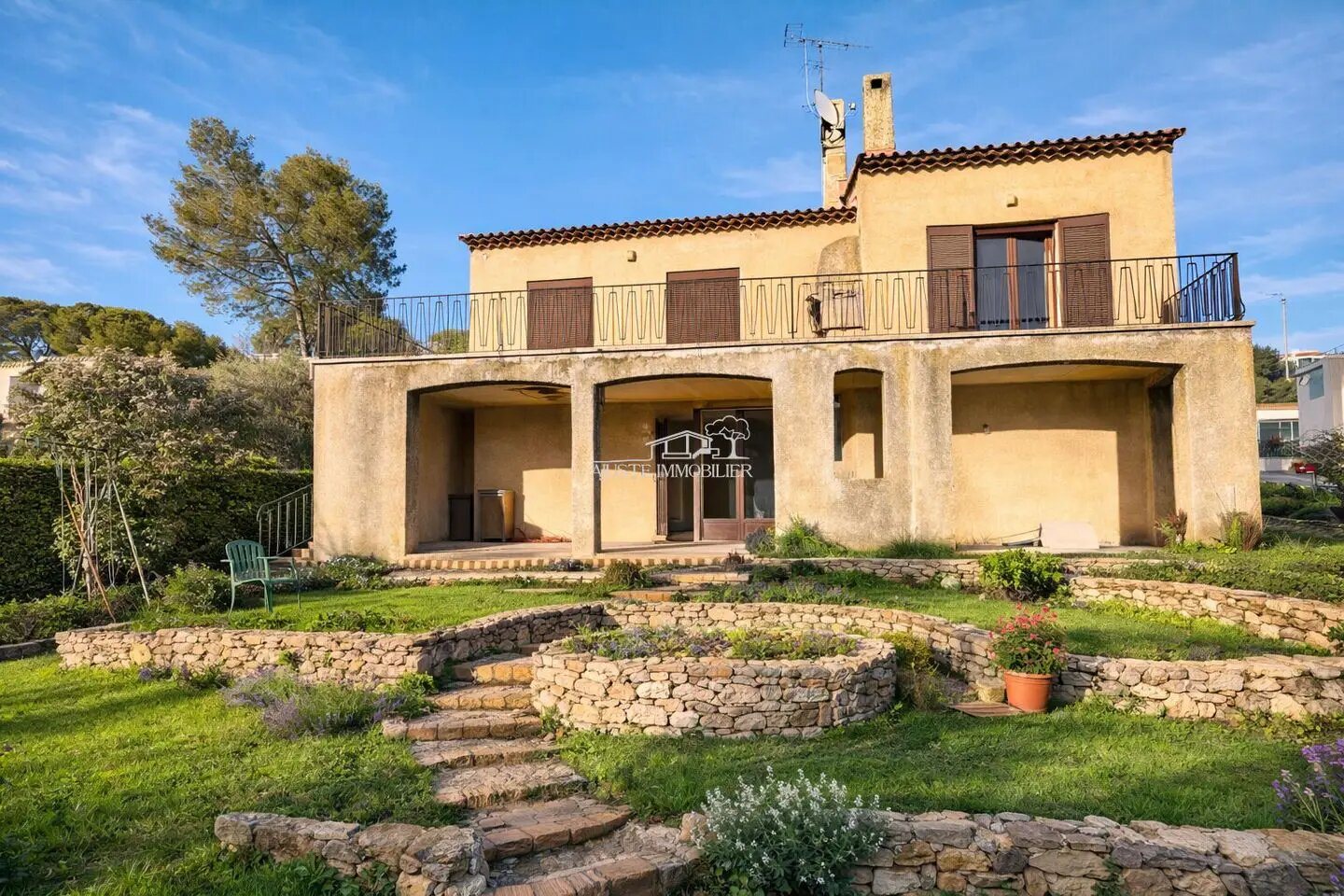 Maison à vendre, 260m², Saint-Mitre-les-Remparts