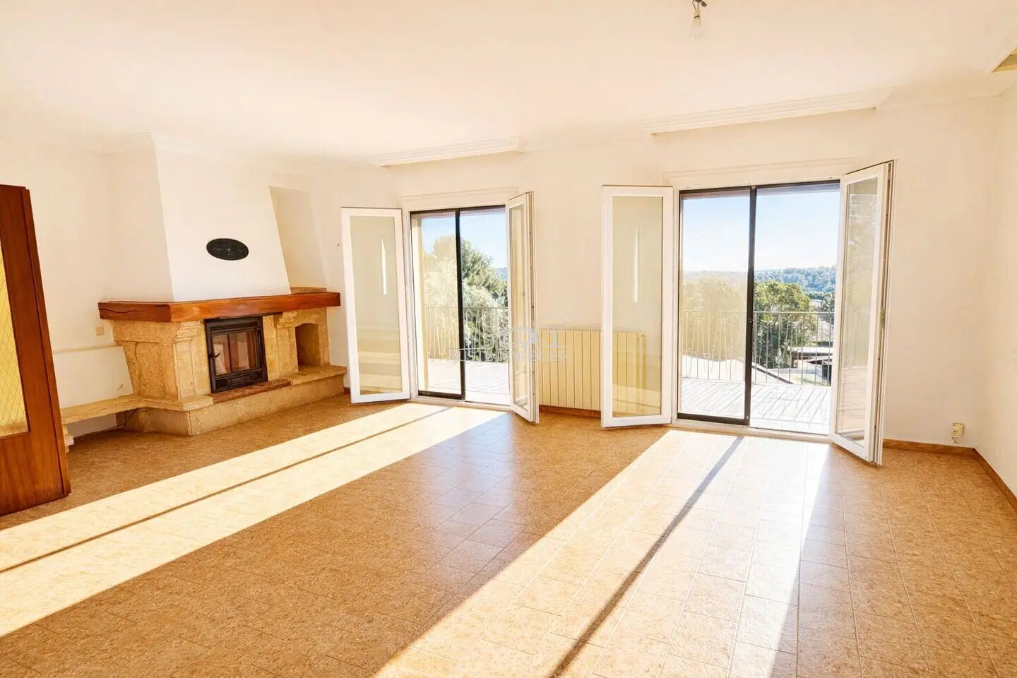 Maison à vendre, 260m², Saint-Mitre-les-Remparts
