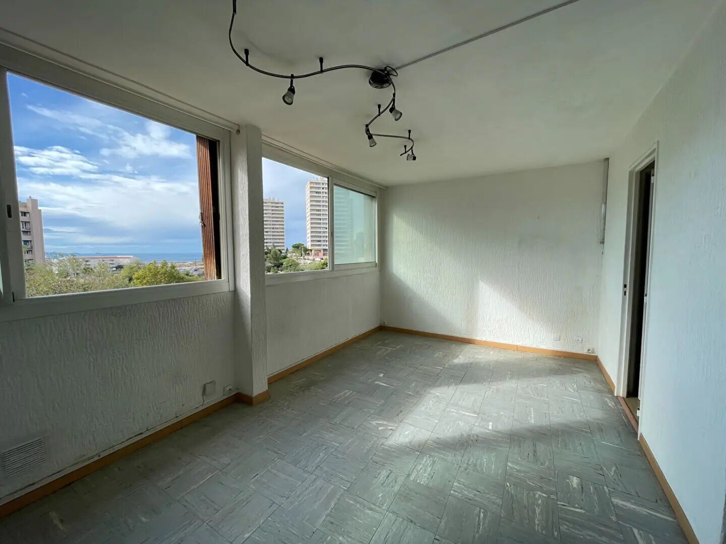 Appartement à louer, 33m², Marseille 15ème