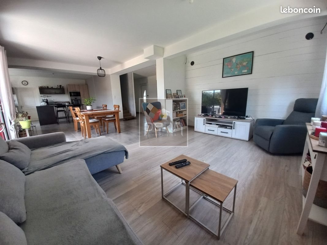 Maison à vendre, 195m², Saint-Pierre-la-Cour