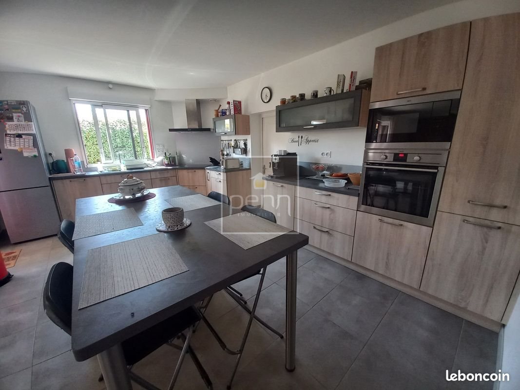 Maison à vendre, 195m², Saint-Pierre-la-Cour