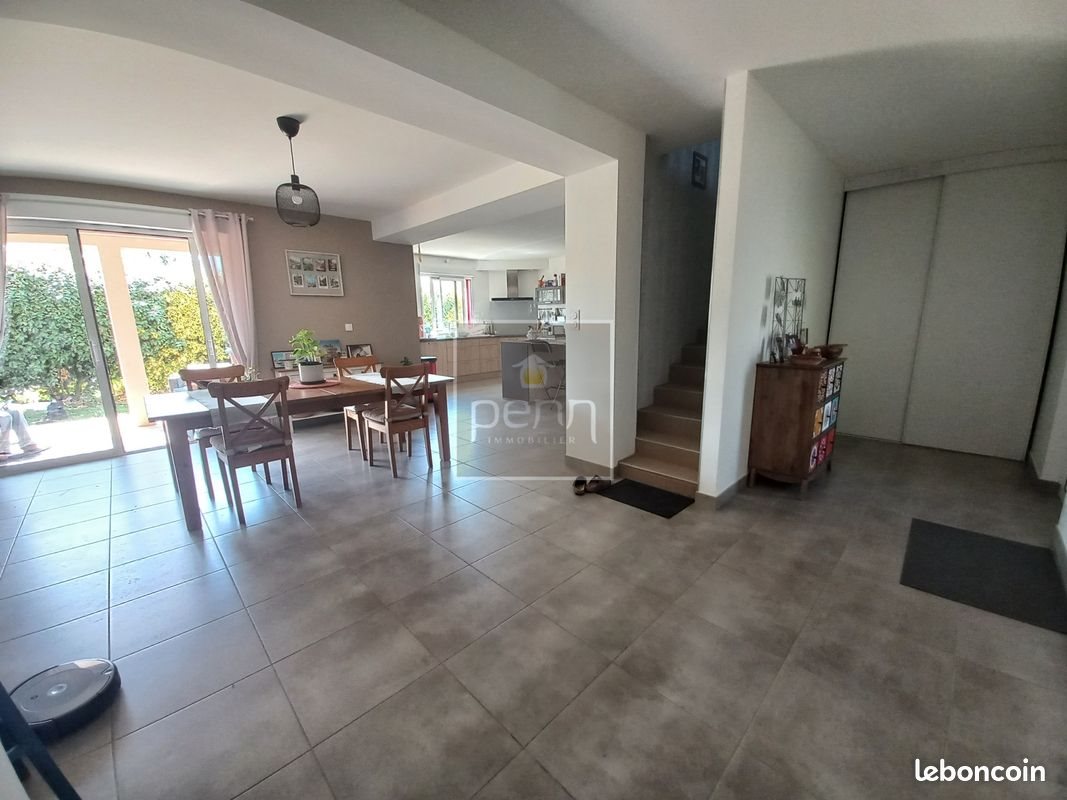 Maison à vendre, 195m², Saint-Pierre-la-Cour