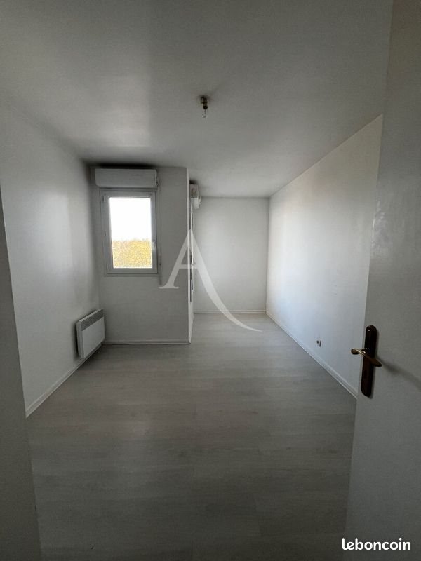 Appartement à louer, 45m², Cergy