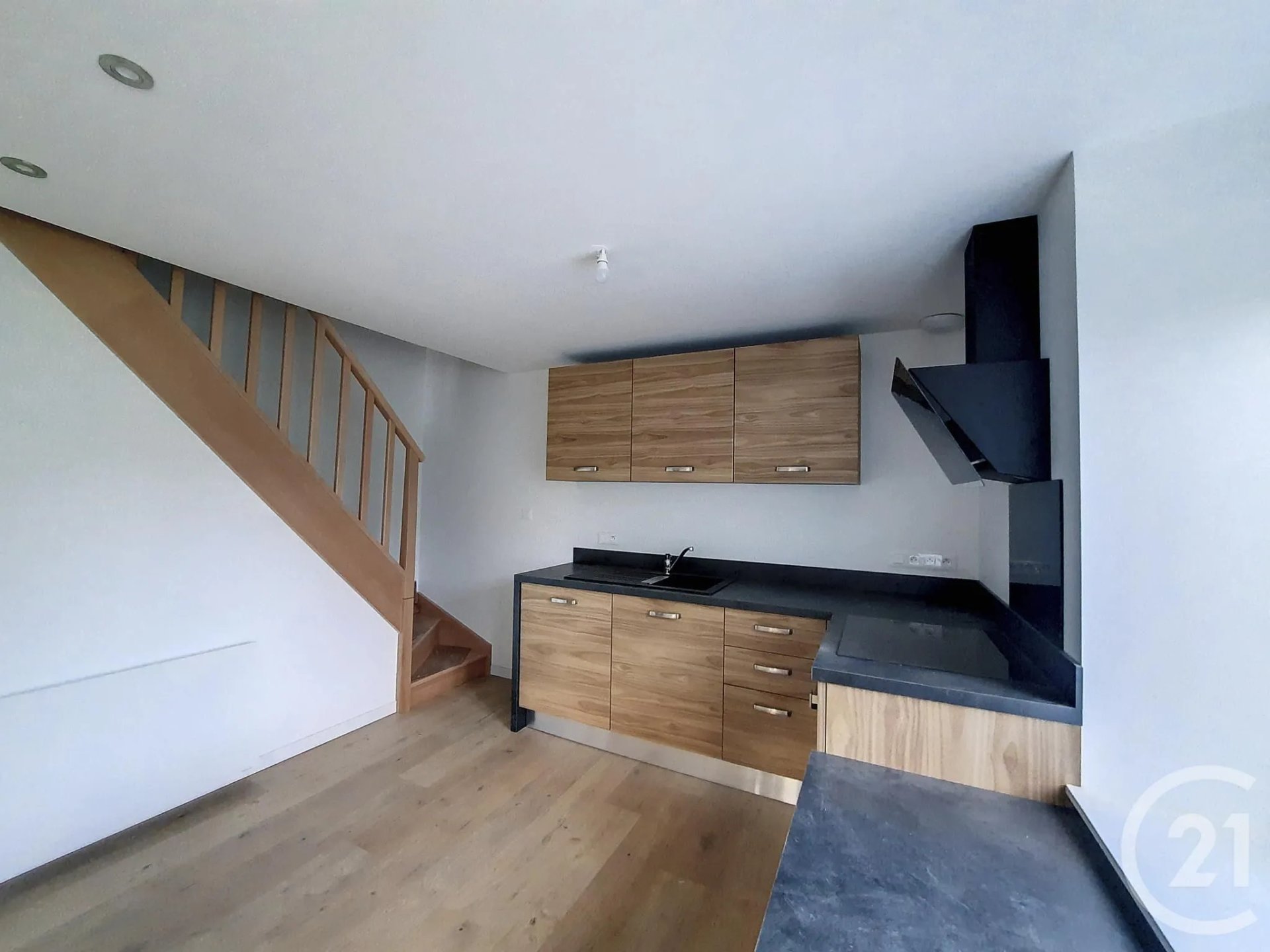 Appartement à louer, 85m², Pouxeux