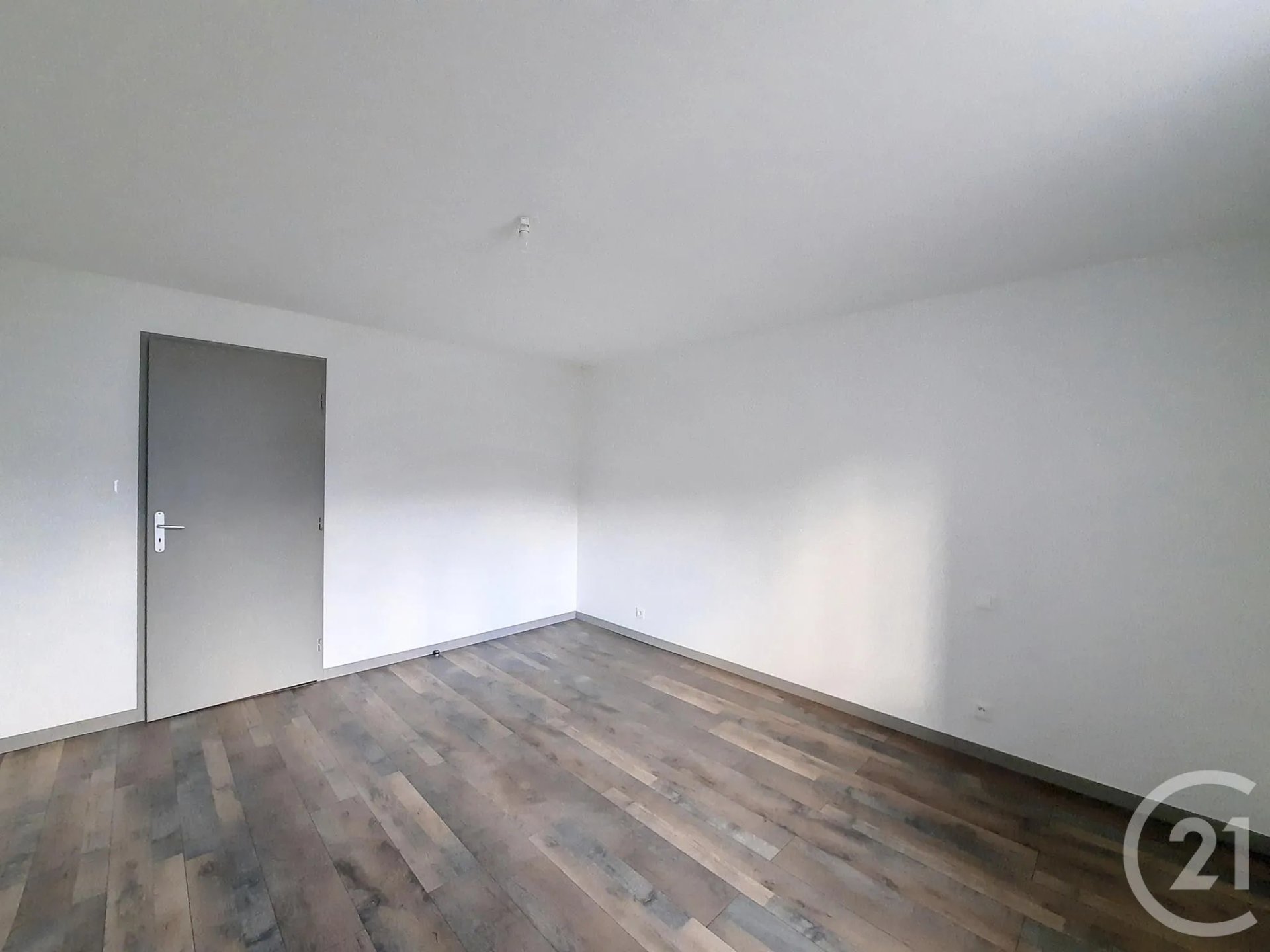 Appartement à louer, 85m², Pouxeux