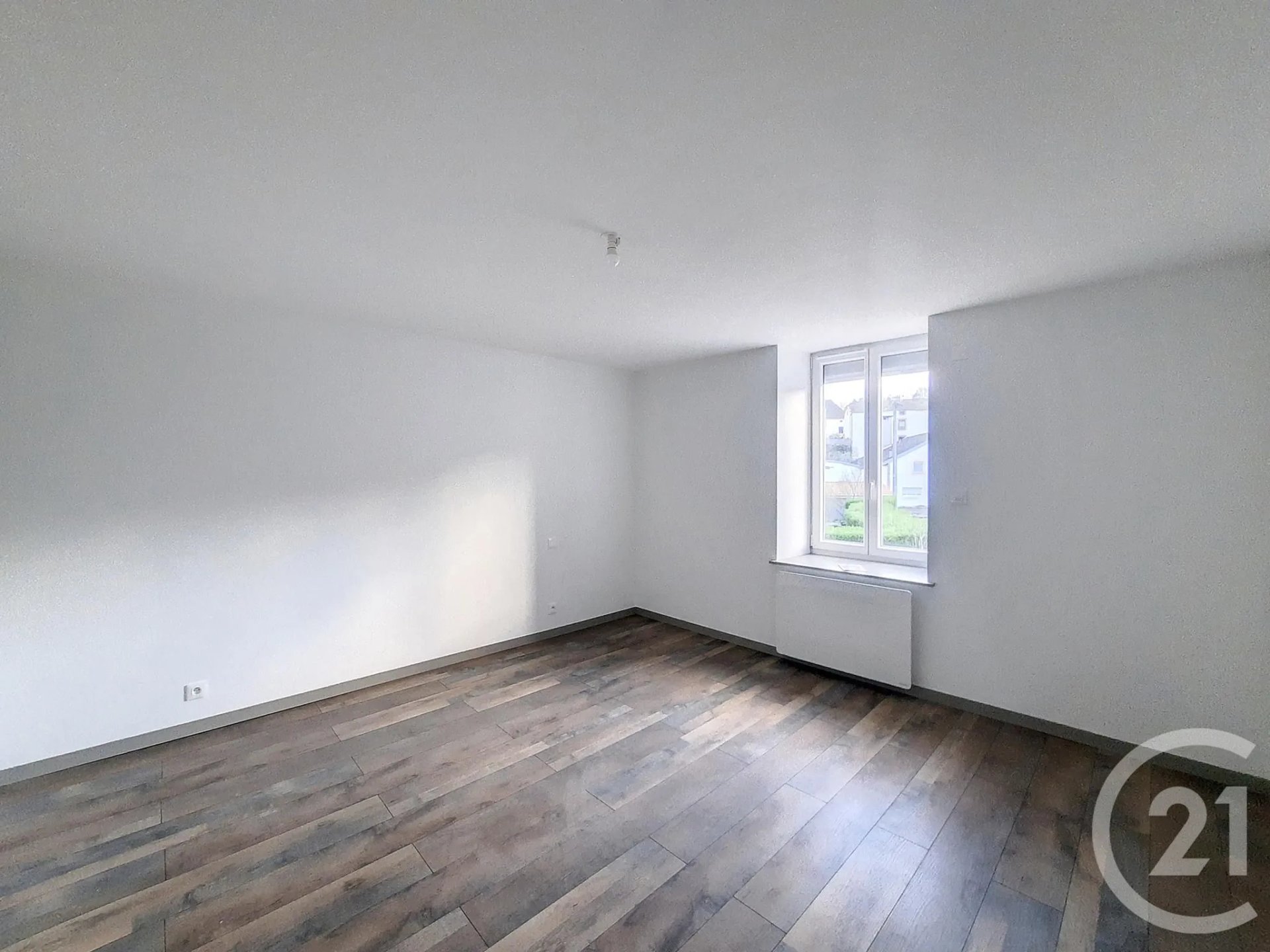Appartement à louer, 85m², Pouxeux