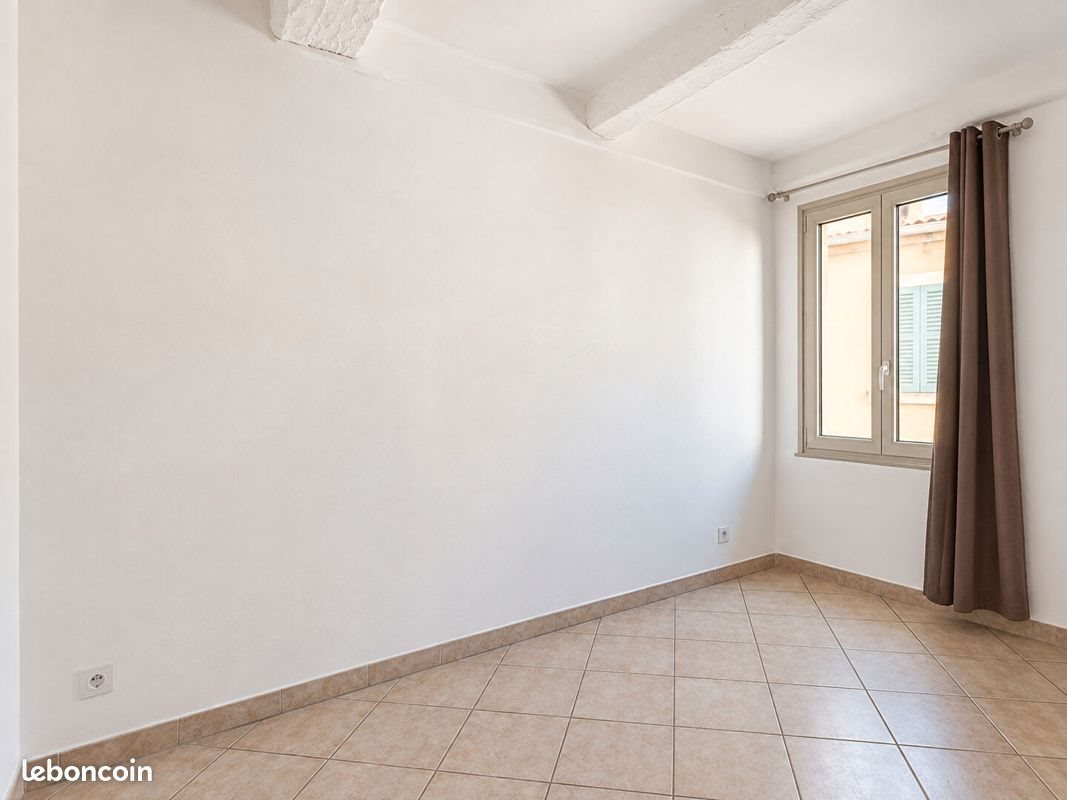 Appartement à louer, 49m², Lambesc