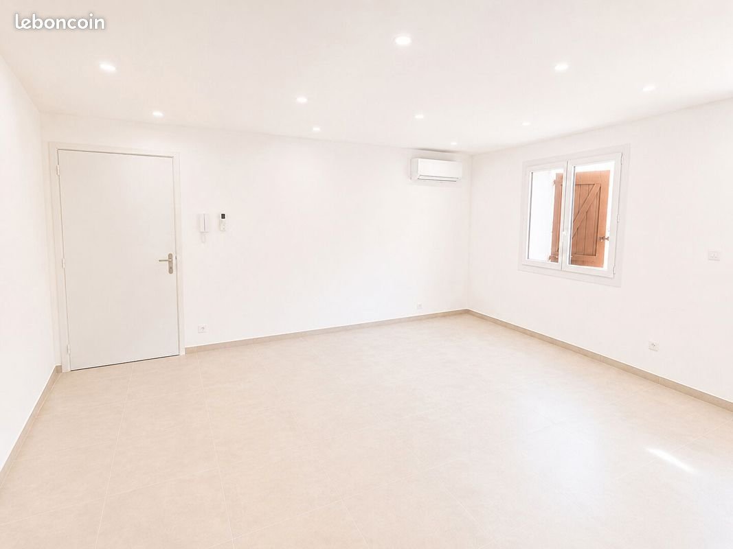 Appartement à louer, 69m², Barjols