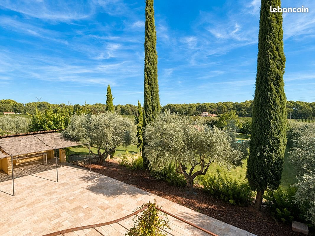 Maison à louer, 164m², Lambesc