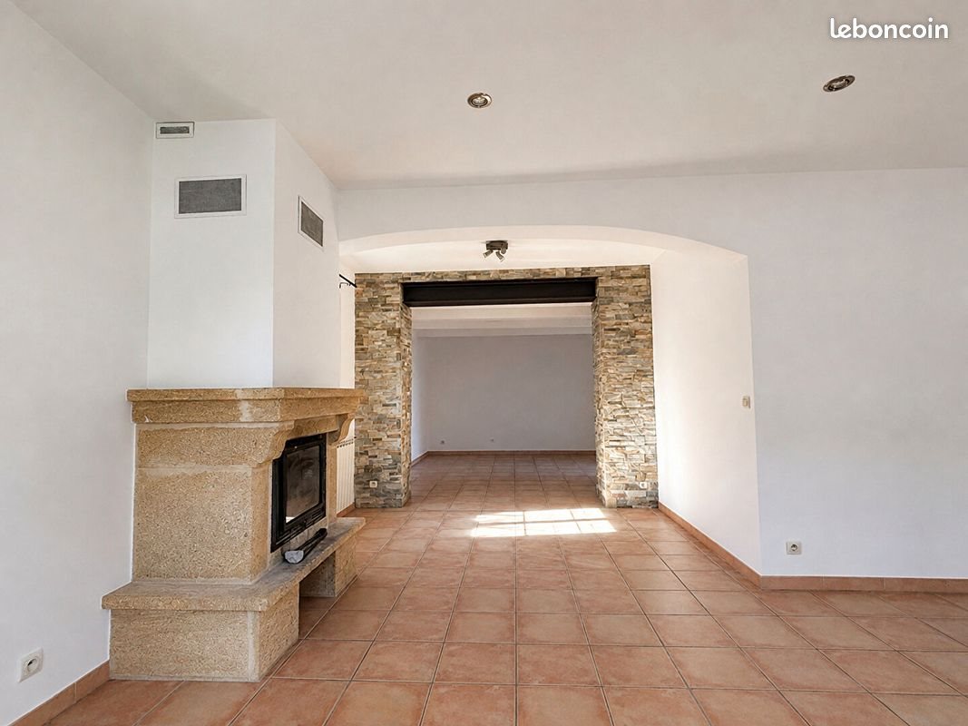 Maison à louer, 164m², Lambesc