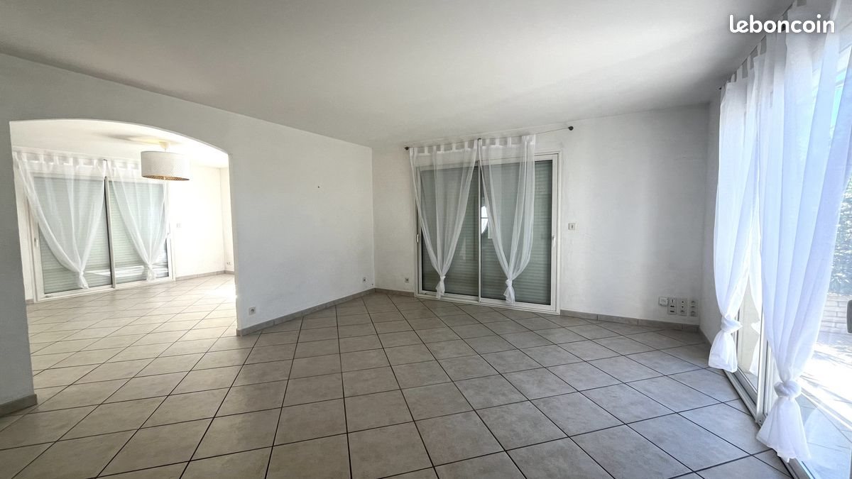 Maison à louer, 168m², Aiffres