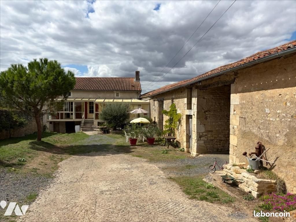 Maison à vendre, 123m², Montamisé