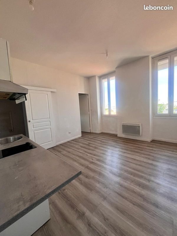 Appartement à louer, 27m², Marseille 3ème