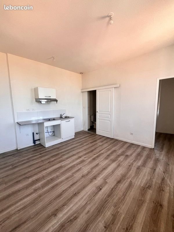 Appartement à louer, 27m², Marseille 3ème