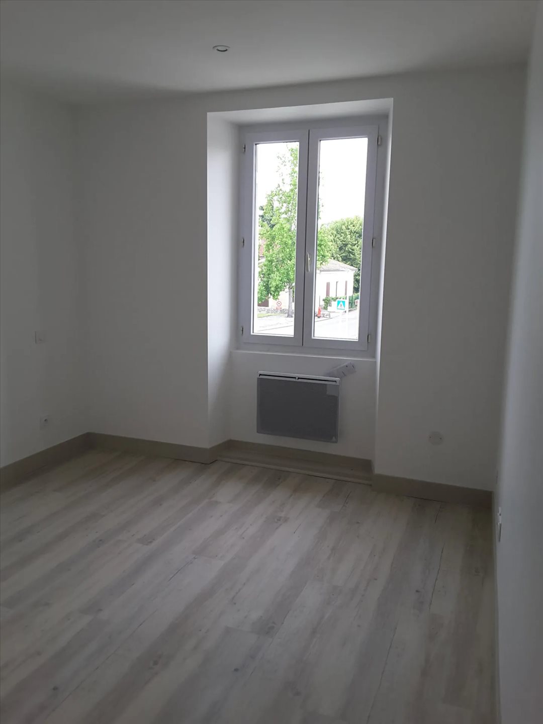 Appartement à louer, 55m², Izon