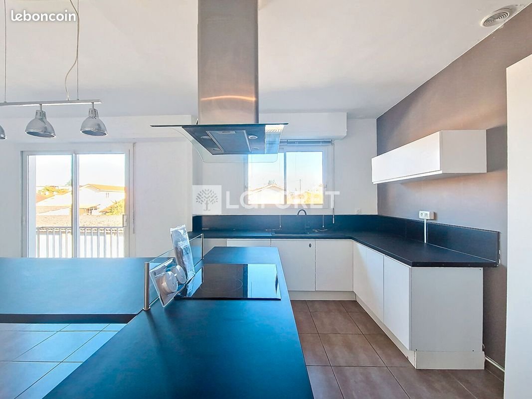Appartement à louer, 68m², Billère