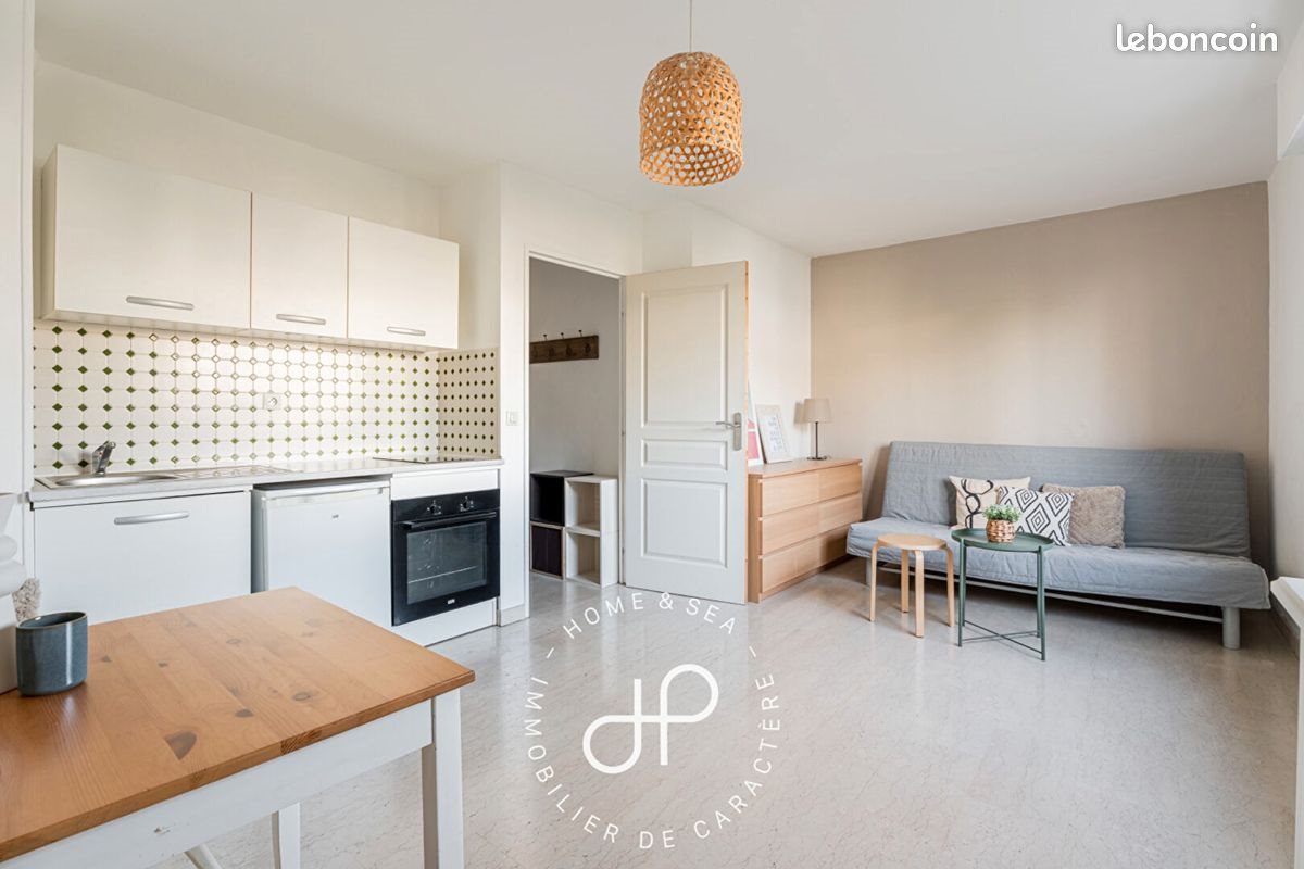 Appartement à louer, 27m², Marseille 8ème