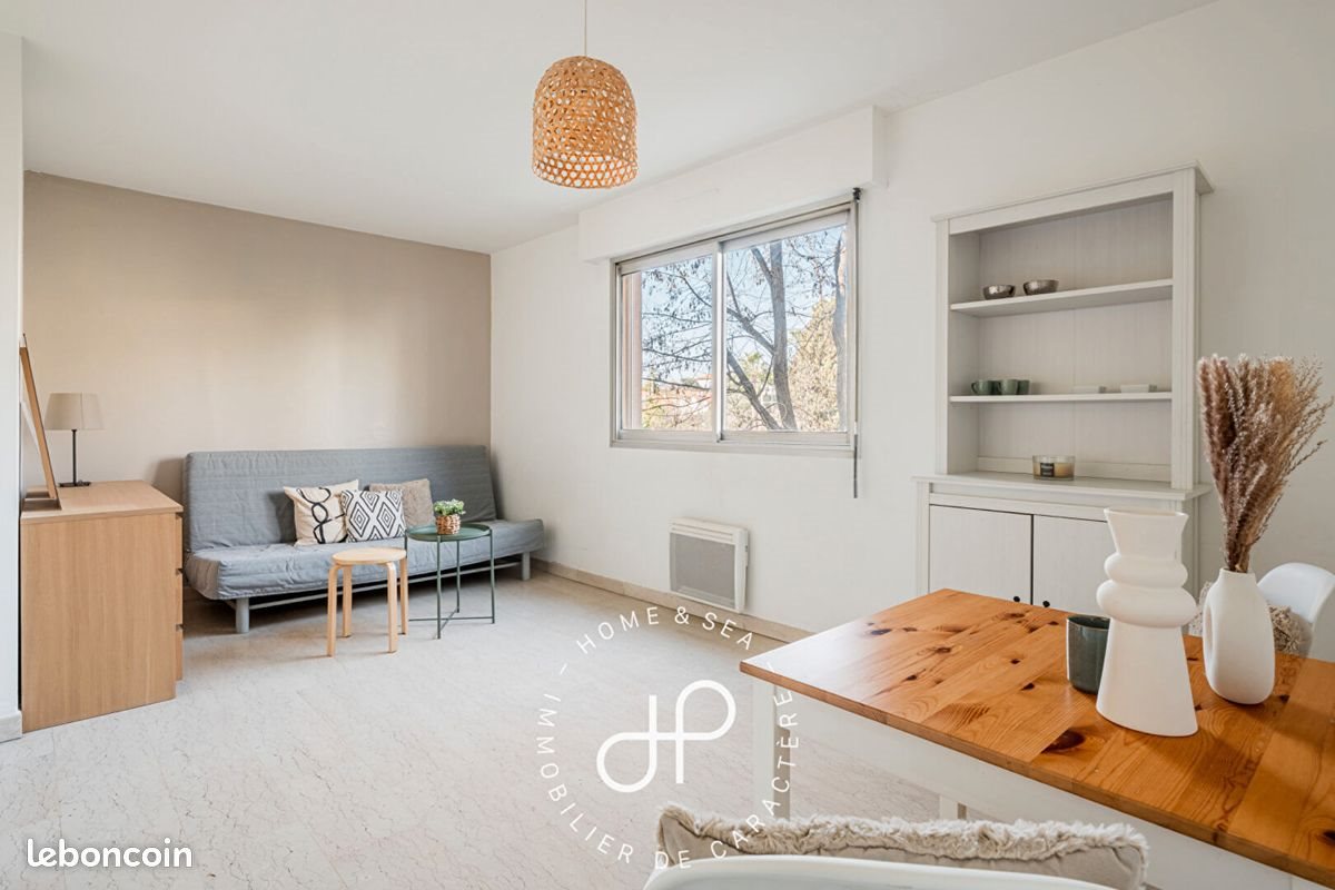 Appartement à louer, 27m², Marseille 8ème