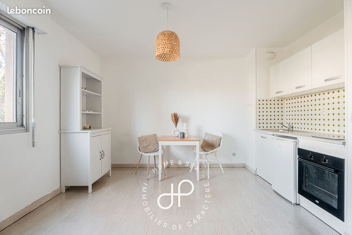 Appartement à louer, 27m², Marseille 8ème