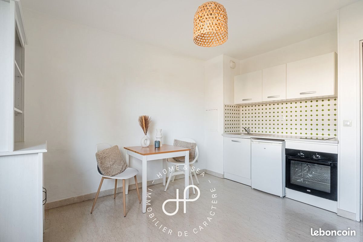 Appartement à louer, 27m², Marseille 8ème