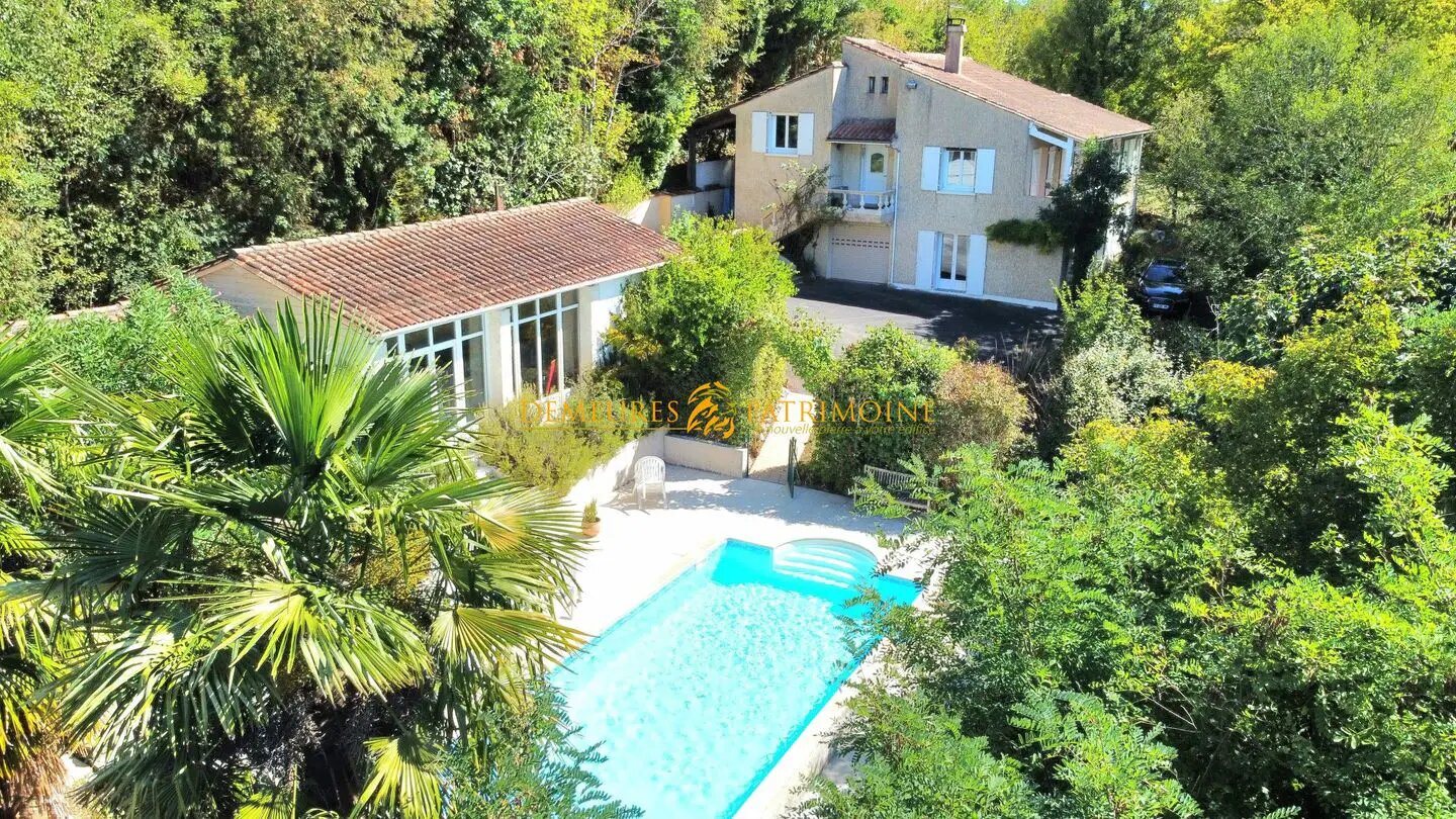 Maison à vendre, 260m², Ruelle-sur-Touvre