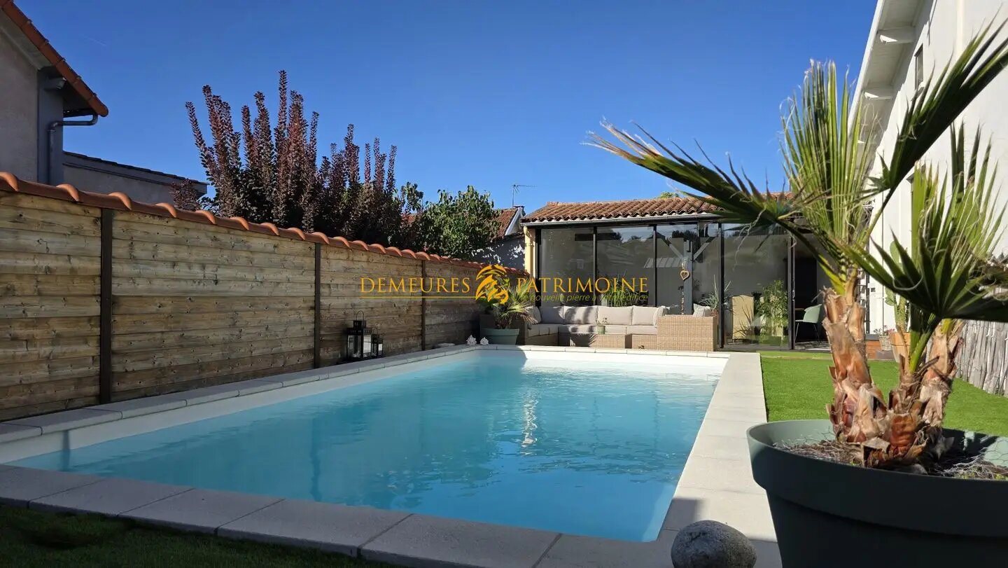 Maison à vendre, 247m², Ruelle-sur-Touvre
