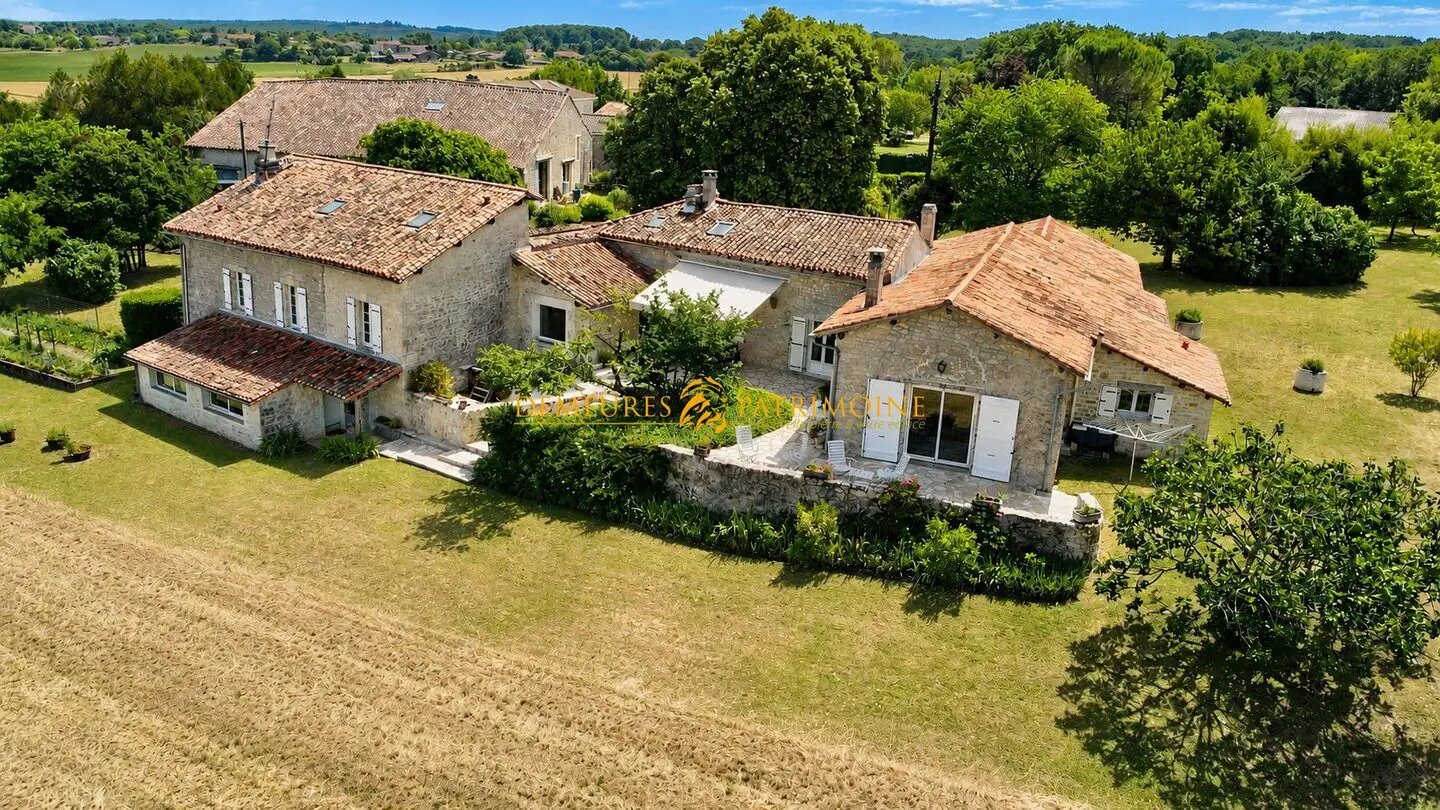 Maison à vendre, 334m², Roullet-Saint-Estèphe