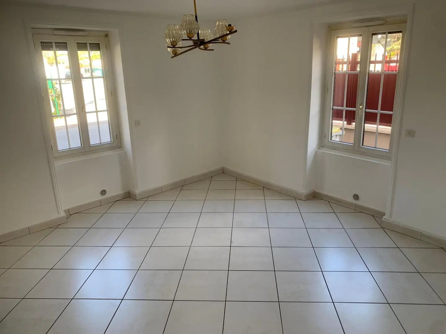 Appartement à louer, 150m², Pusignan