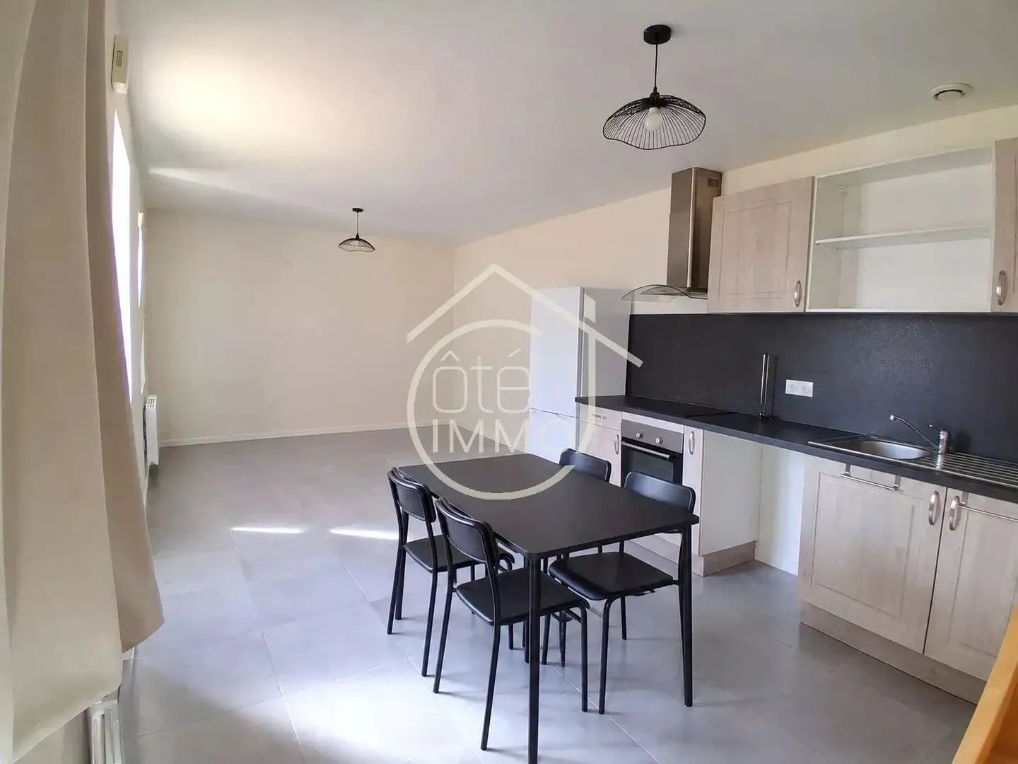 Maison à louer, 45m², Lamothe-Montravel