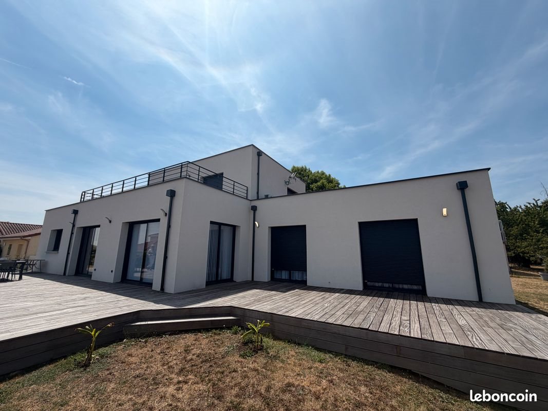 Maison à louer, 216m², Issoire