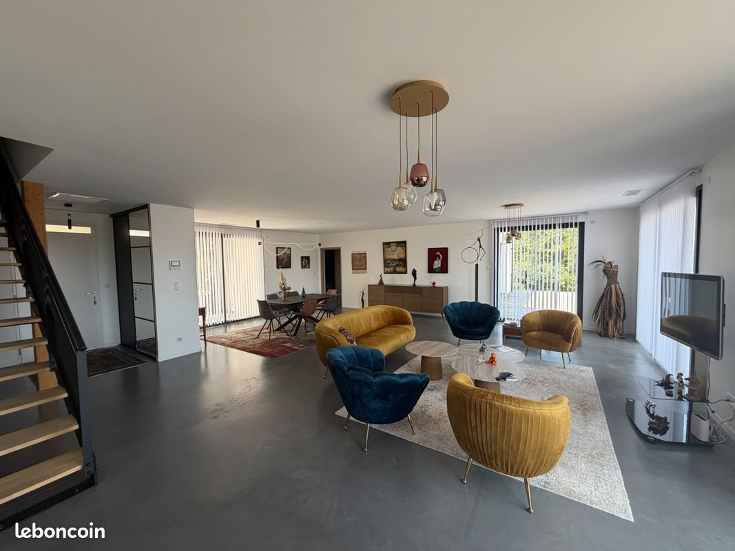 Maison à louer, 216m², Issoire