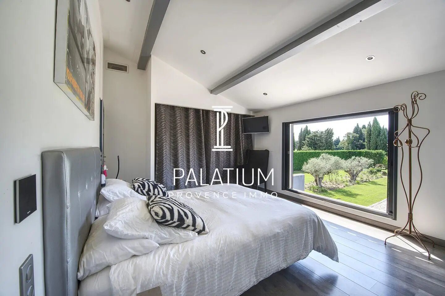 Maison à vendre, 210m², Eyguières