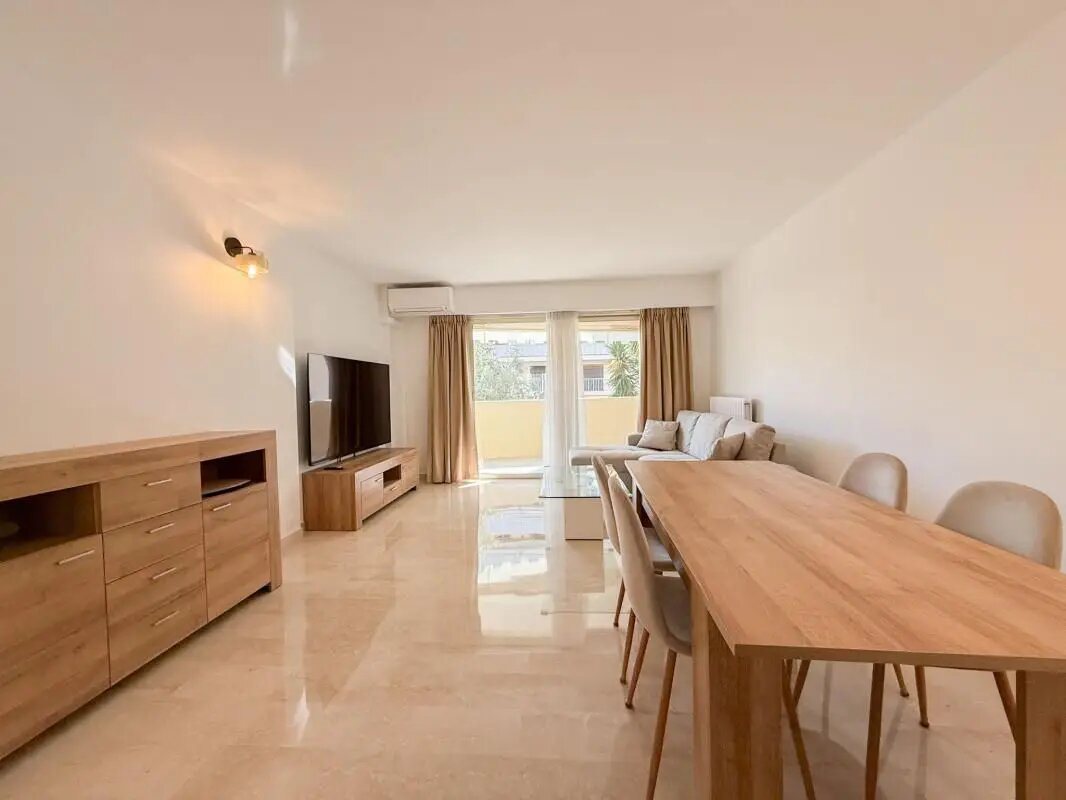 Appartement à louer, 74m², Cannes