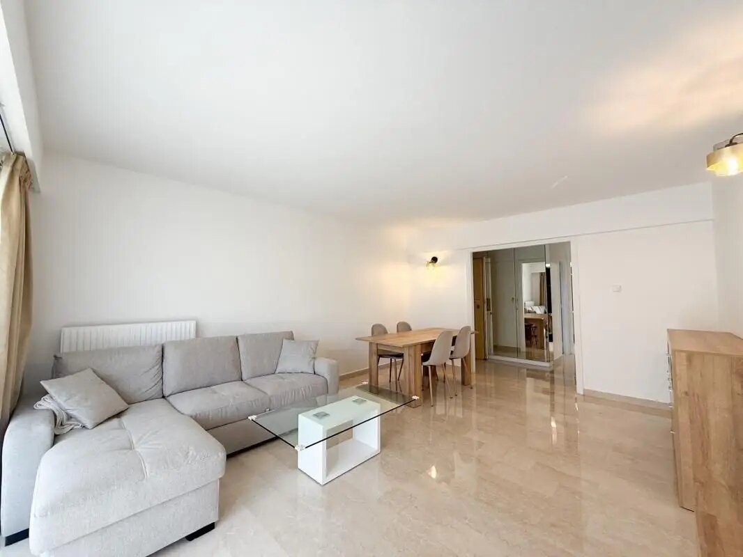 Appartement à louer, 74m², Cannes