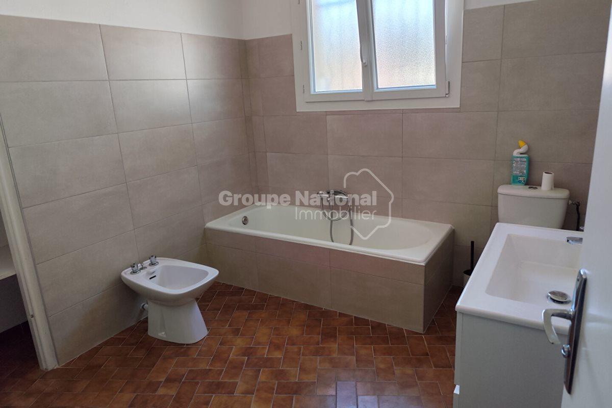 Maison à louer, 107m², Jonquières